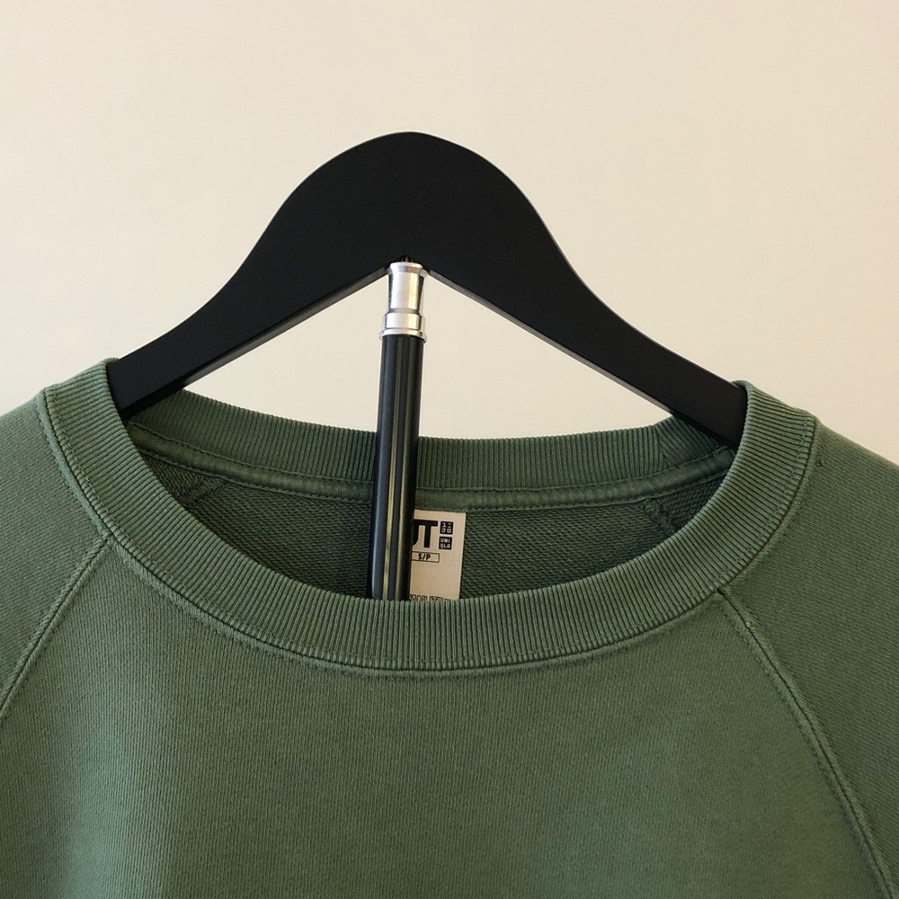 Uniqlo Peanuts Snoopy Joe Cool Crew Neck Sweatshirt Green Pullover Raglan Size S - Picture 4 of 16
